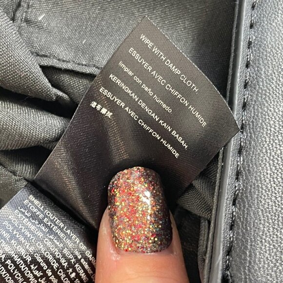 Badgley Mischka Quilted Crossbody Flap Bag Purse Black M Clasp Zip Pockets Chain - Picture 9 of 16